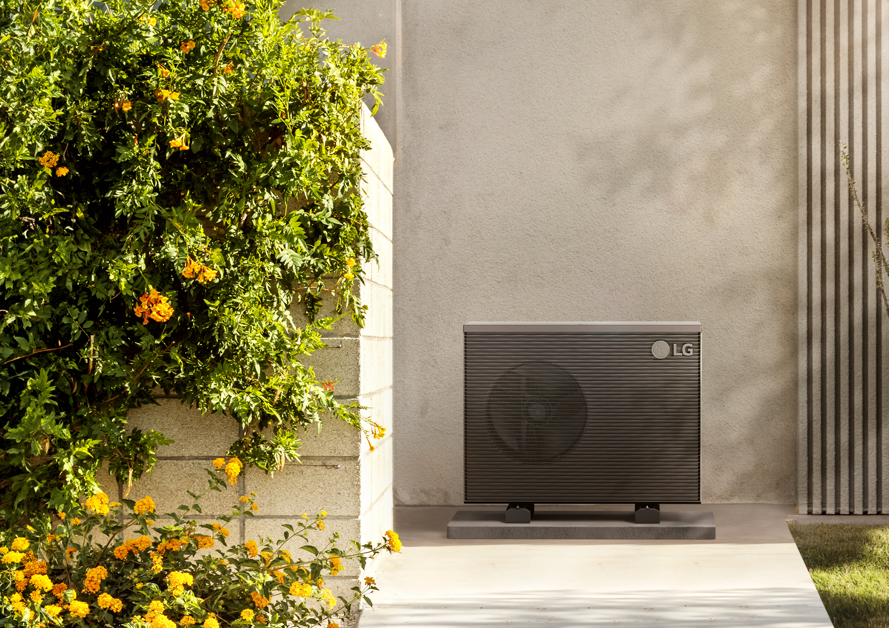 LG Therma V R290 warmtepomp geïnstalleerd bij een woning